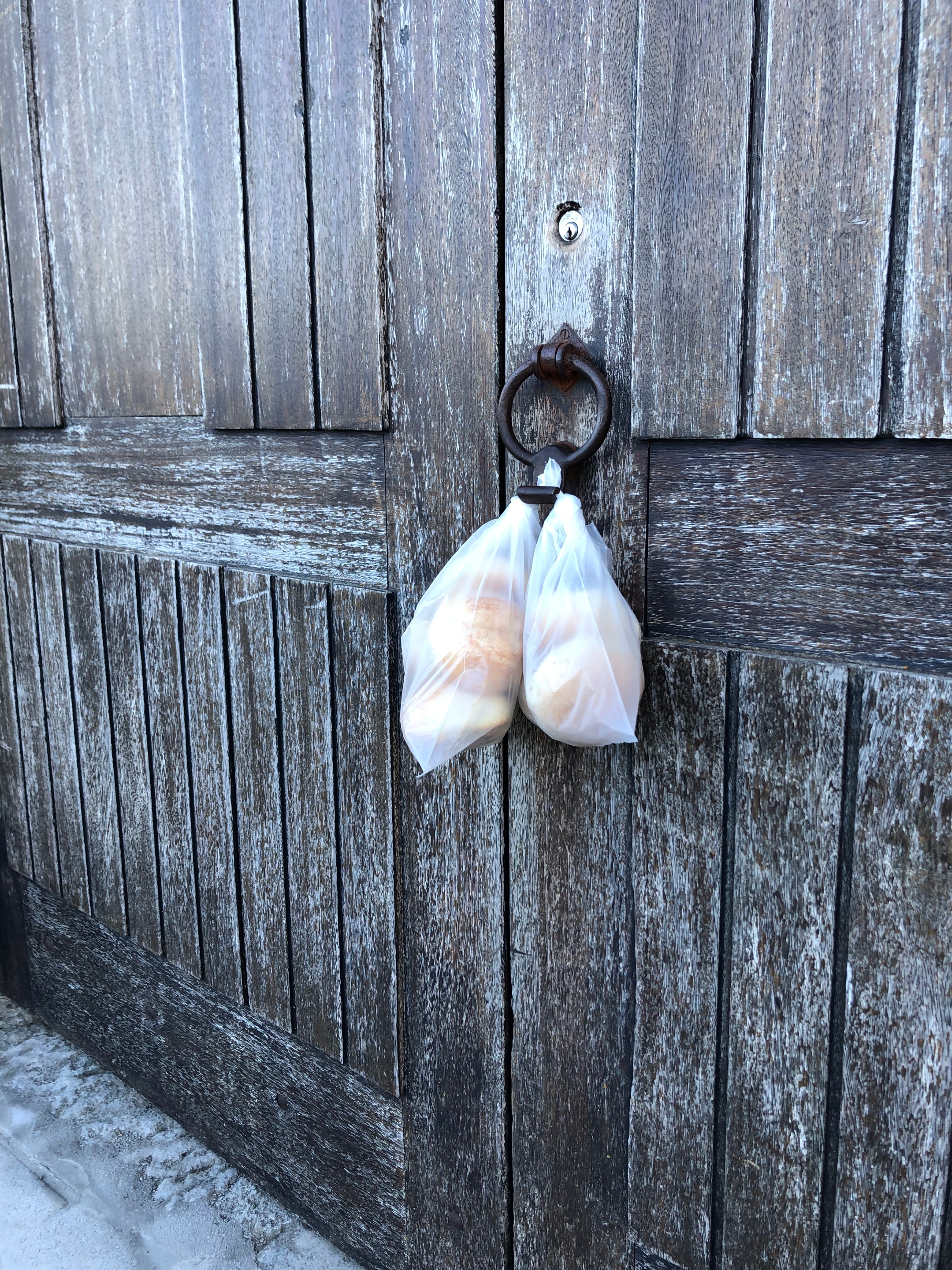 Brötchen am Tor