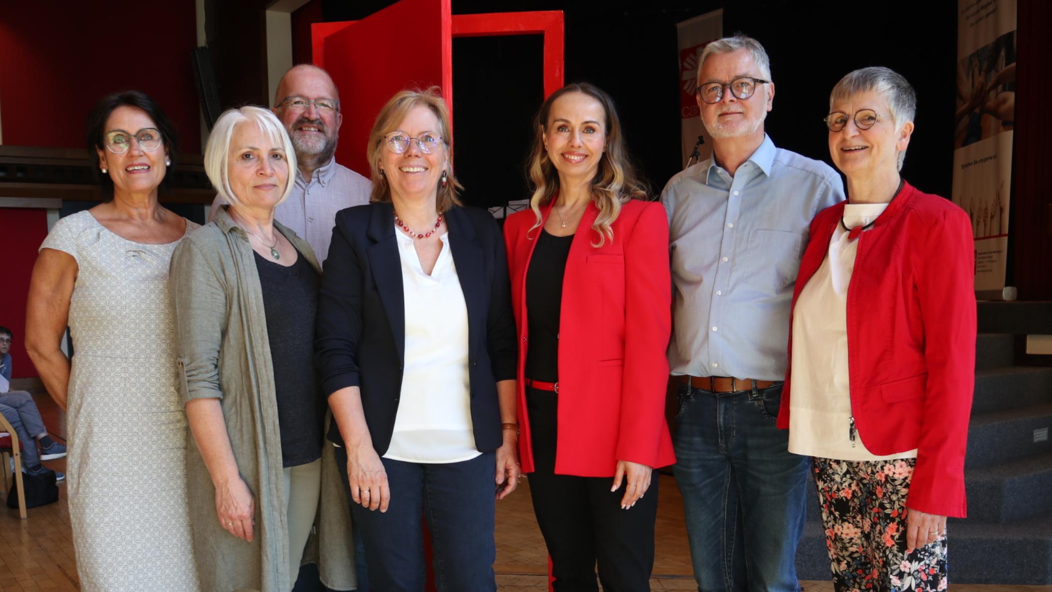 Setzen sich für Menschen in schwierigen Lebenslagen ein (v. links): Monika Lautwein, Anita Brucherseifer, Bernd Wagener,  Elke Latsch,  Ramona Mittler, Eberhard Köhler und Rita Schneider-Zuche.