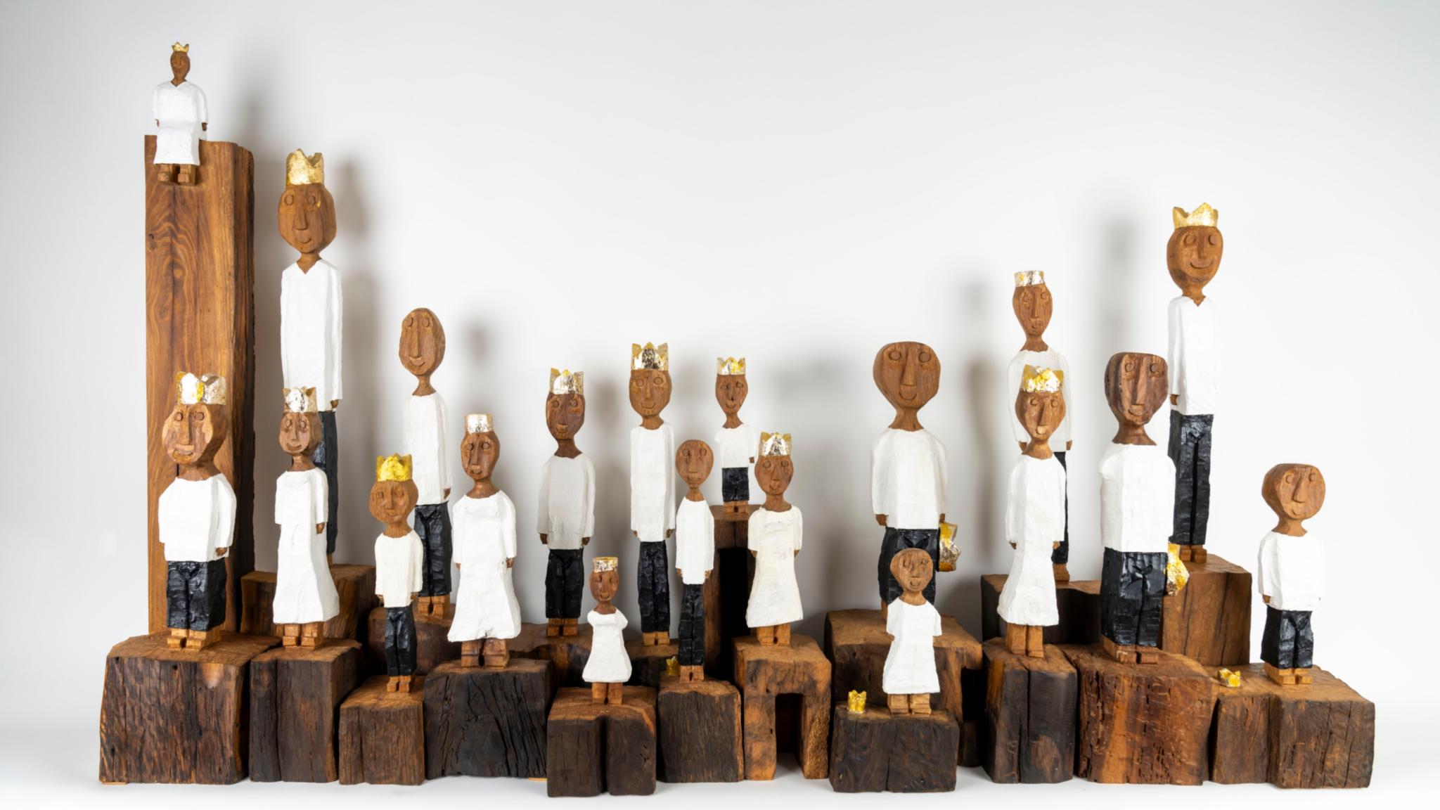 Die Königsfiguren erinnern daran, dass jeder Mensch einzigartig und wertvoll ist.