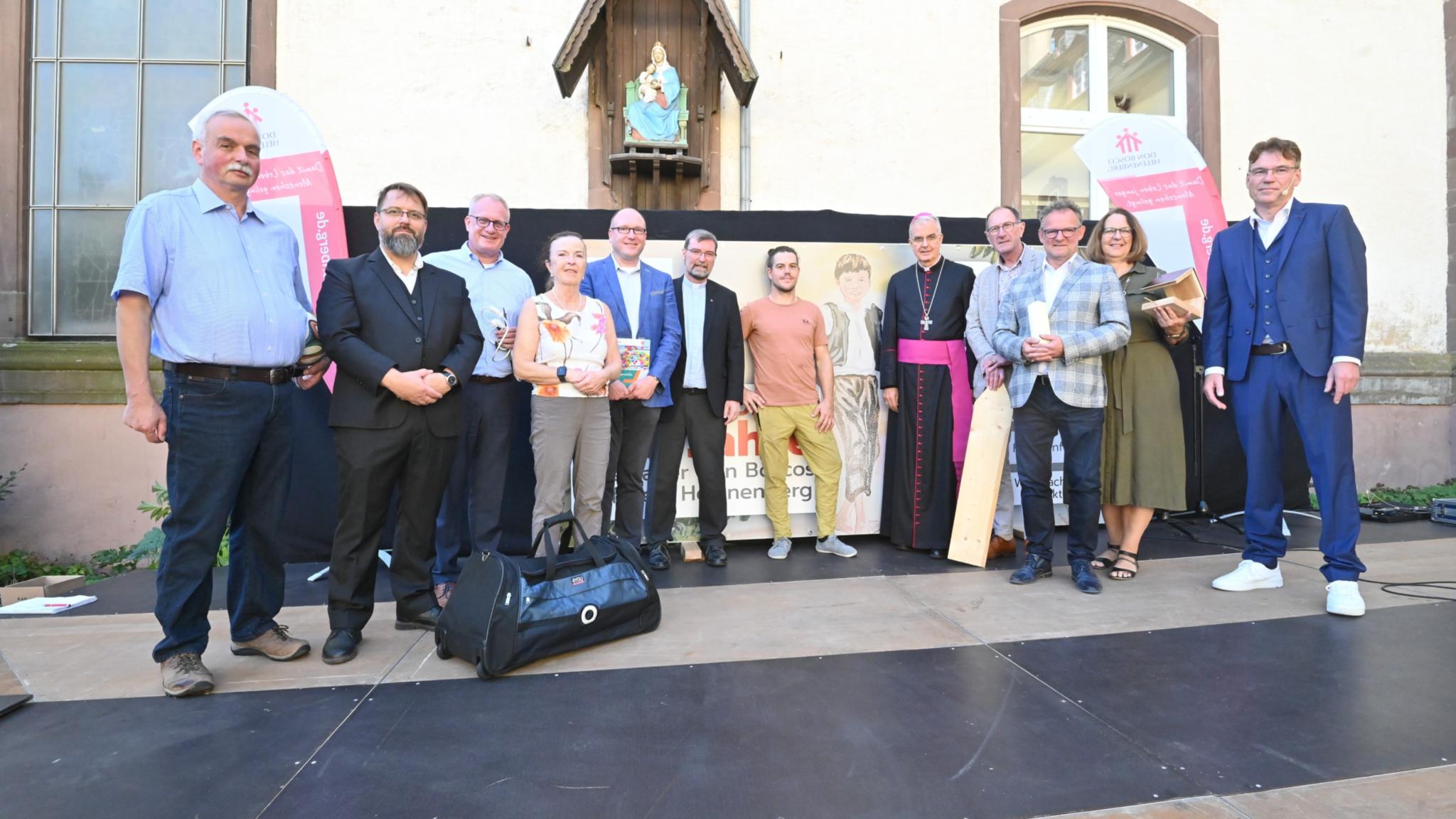 Ehrengäste bei der 100 Jahr Feier der Salesianer Don Bosccos auf dem Helenenberg