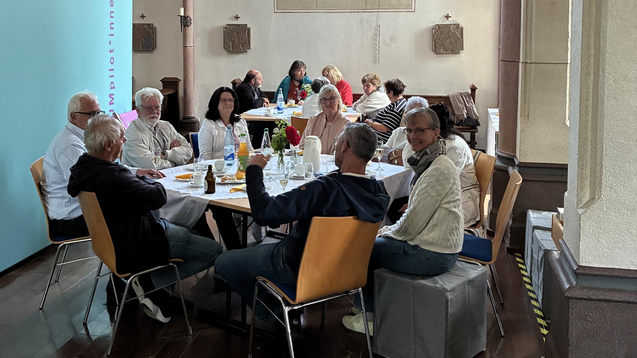 Die Verantwortlichen in Kehrig laden zum Mittsommer-Feiern ins Kultur Café ein.