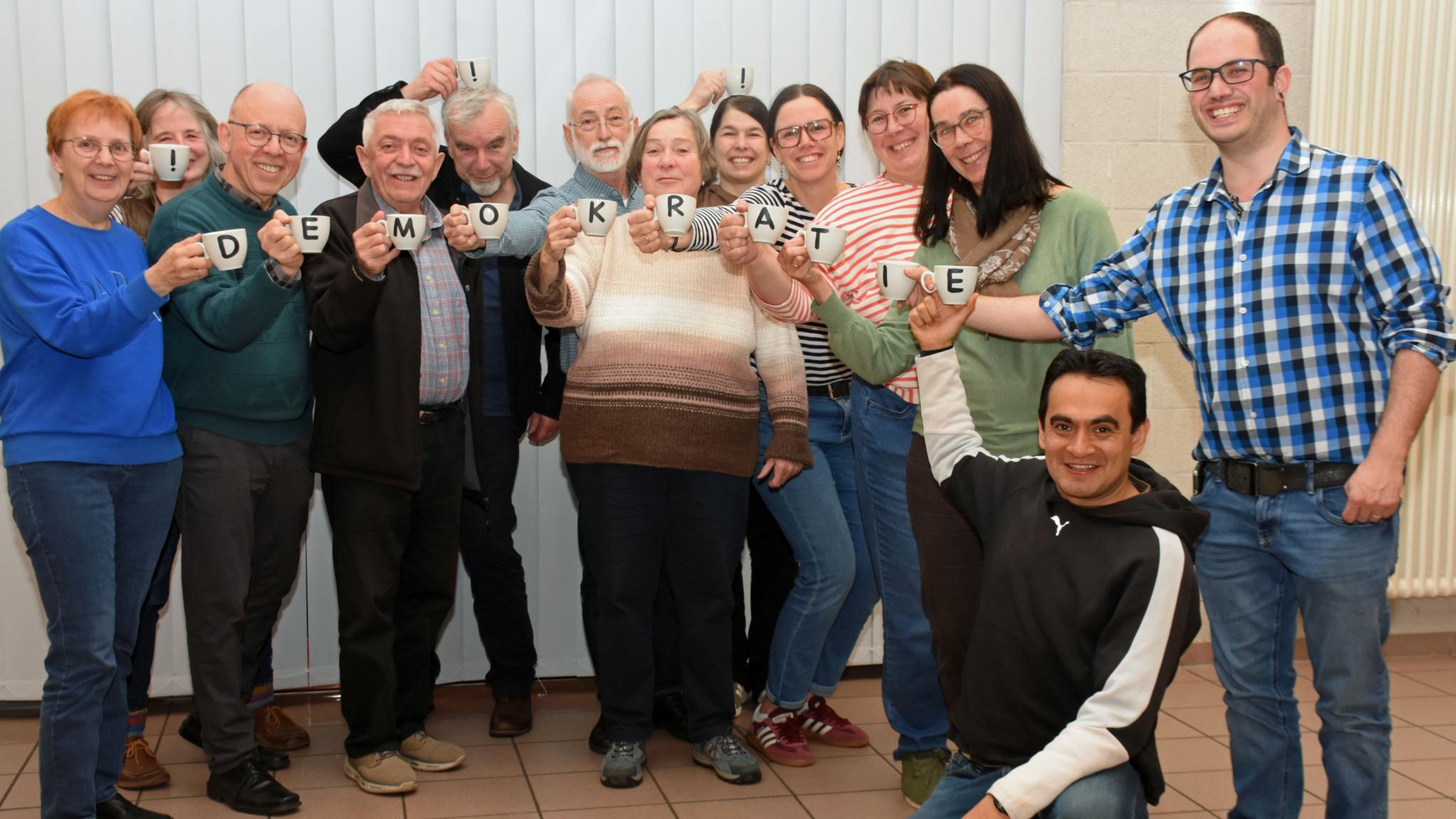 Der Pfarrgemeinderat lädt alle Interessierten zu einem Getränk ein, um gemeinsam anzustoßen.