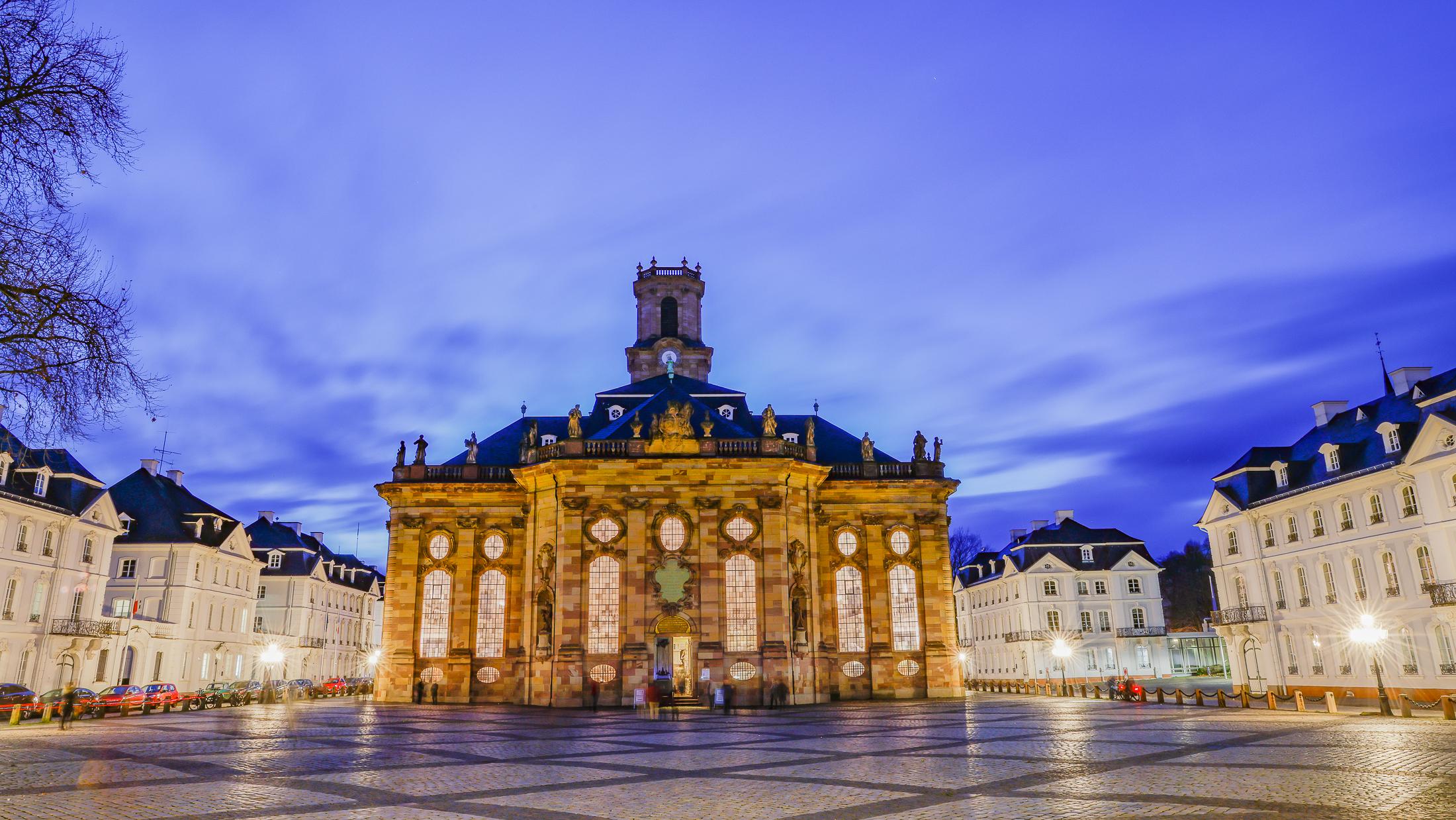 In der Ludwigskirche in Saarbrücken findet der ökumenische Gottesdienst zum Tag der Deutschen Einheit 2025 statt.