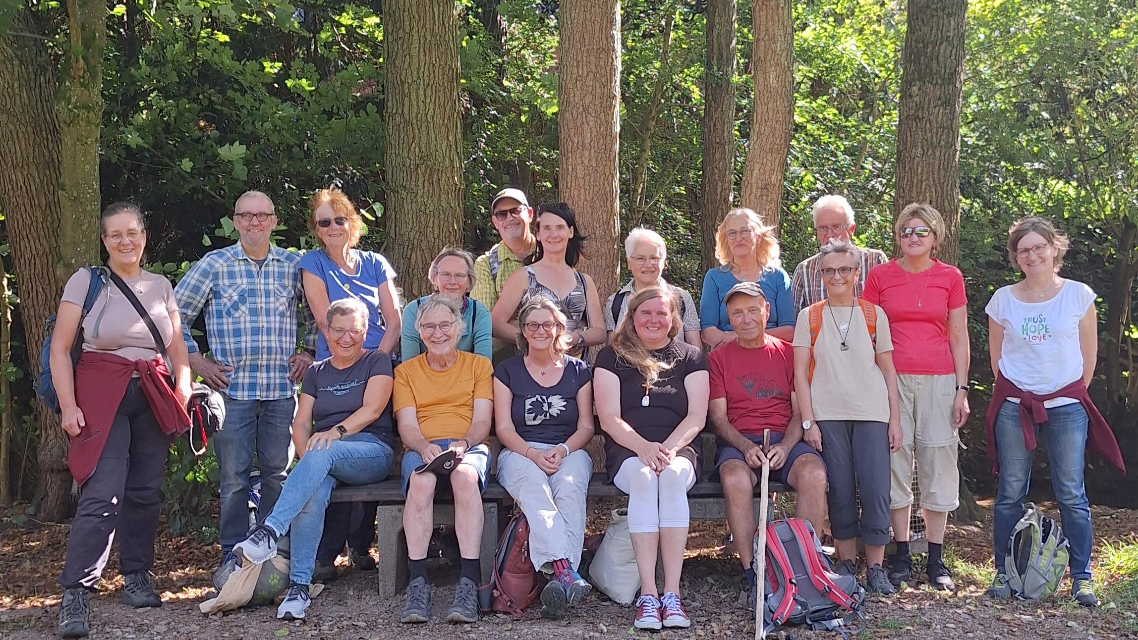 Gruppenbild der Teilnehmenden an der Pilgerwanderung.