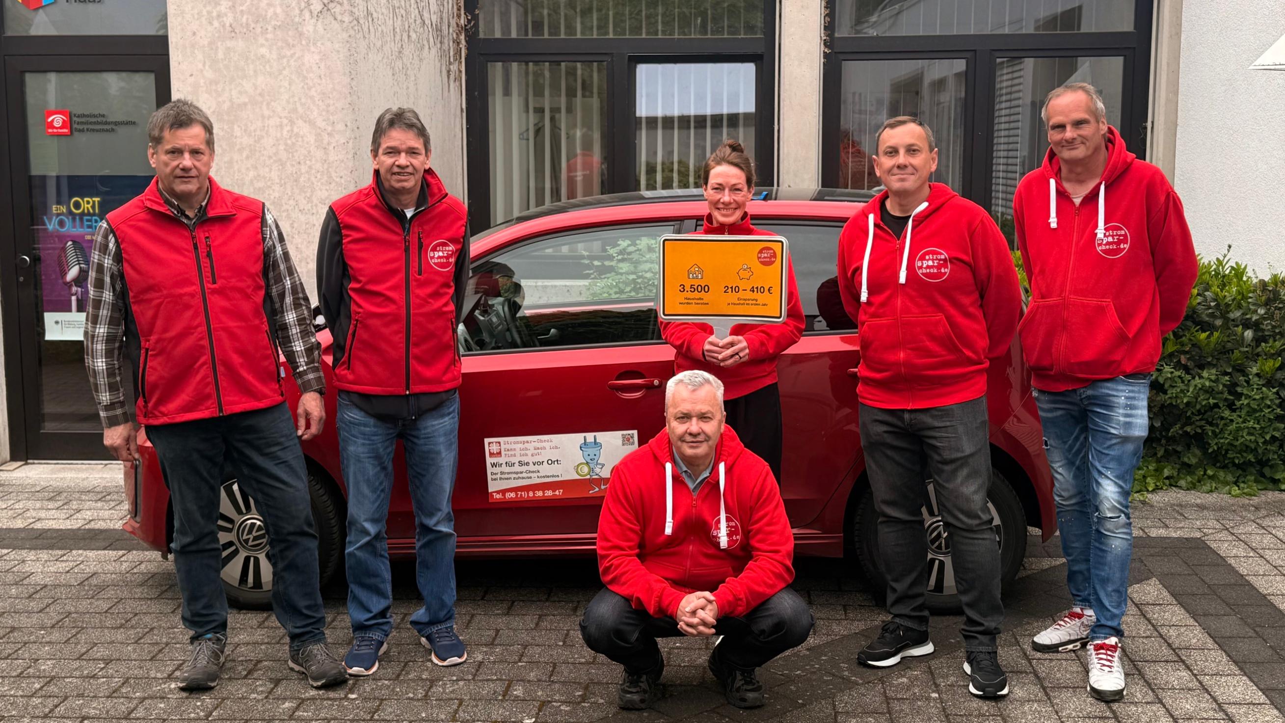 Das Stromspar-Check-Team rund um Koordinatorin Diana Dahm.
