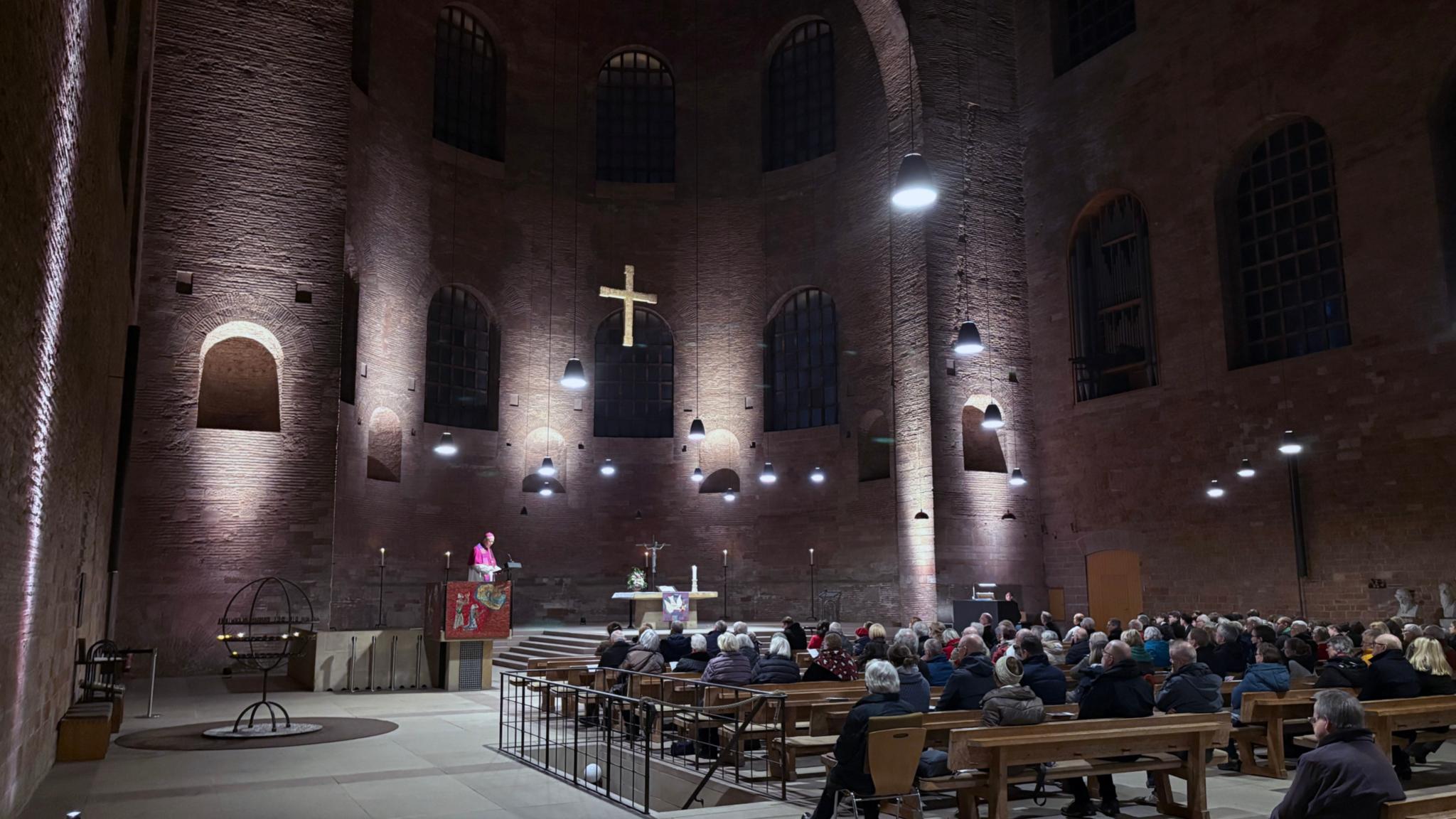 Bischof Ackermann bei der Predigt